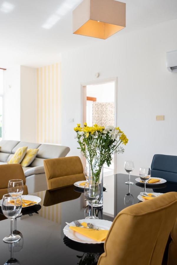 Villa Savoya Sunrise By Ezoria Villas คอรัลเบย์ ภายนอก รูปภาพ
