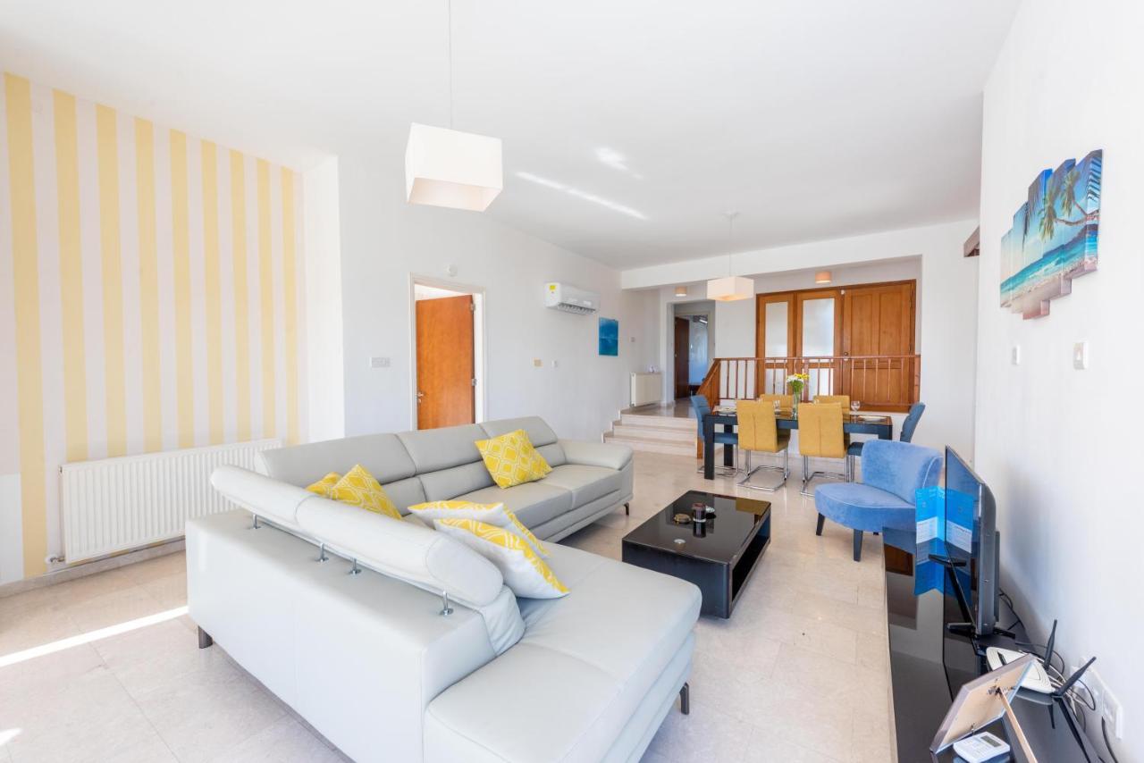 Villa Savoya Sunrise By Ezoria Villas คอรัลเบย์ ภายนอก รูปภาพ